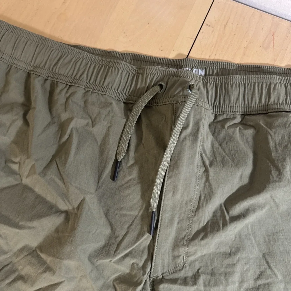 Alaskan Hardgear Men's Green Standard Fit Hiking Shorts Size 44 - Picture 2 of 7